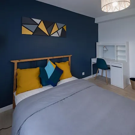 Chambre Privee En Coliving Avec Salle De Bain Partagee *